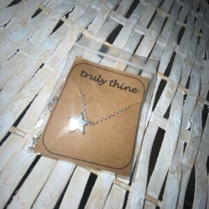 Chic Silver Star Pendant Necklace
